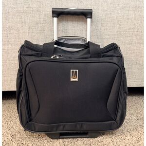 Travelpro Walk About 2 Lite Roller Luggage Bag